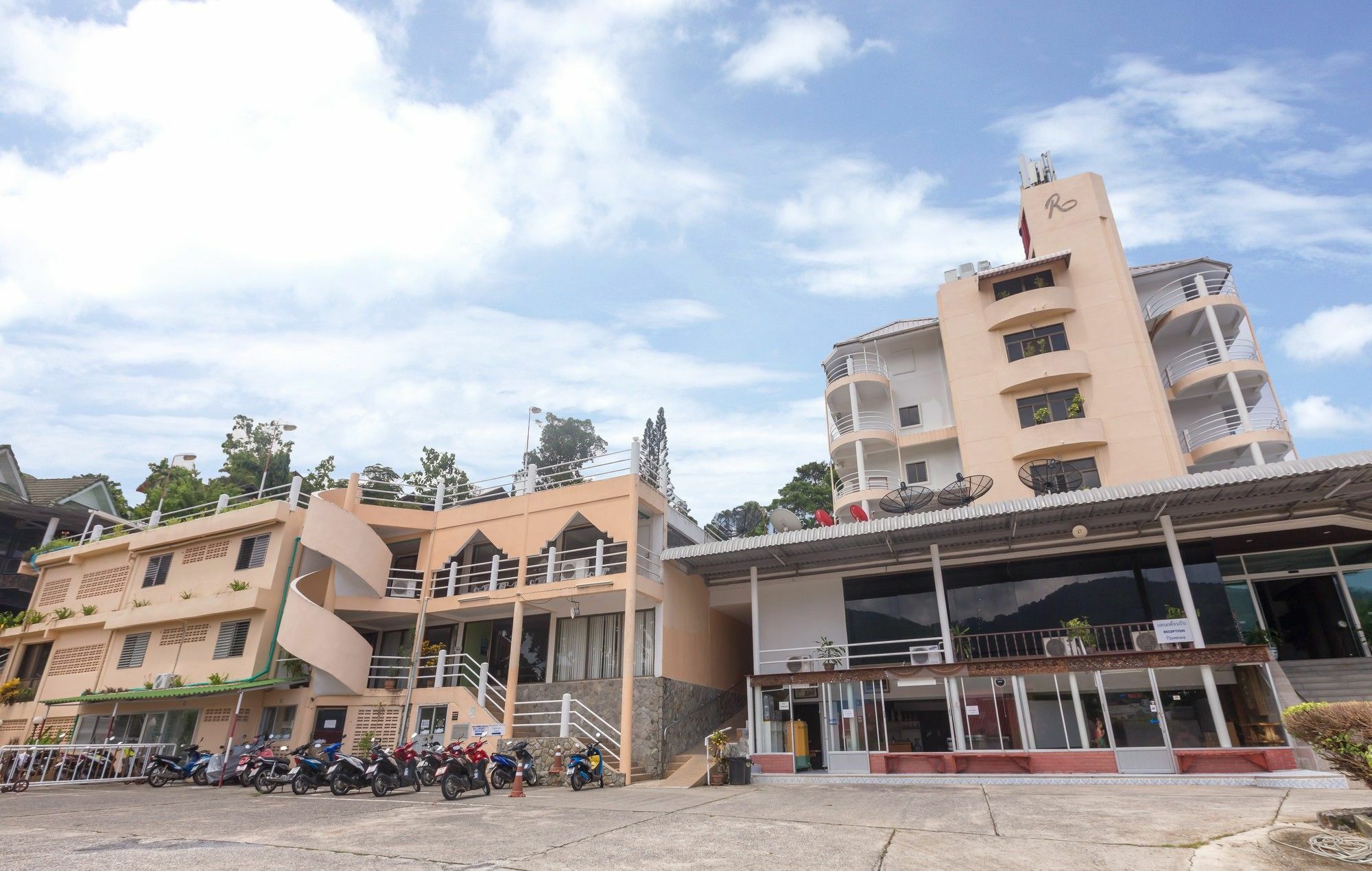 Patong 7Days Premium Hotel Phuket Extérieur photo