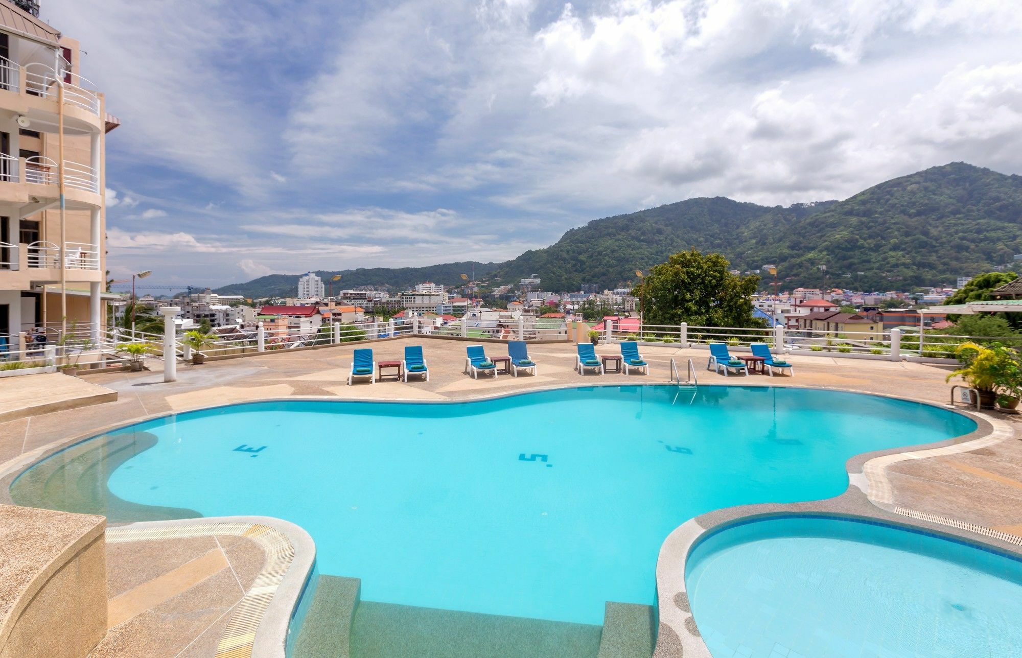 Patong 7Days Premium Hotel Phuket Extérieur photo