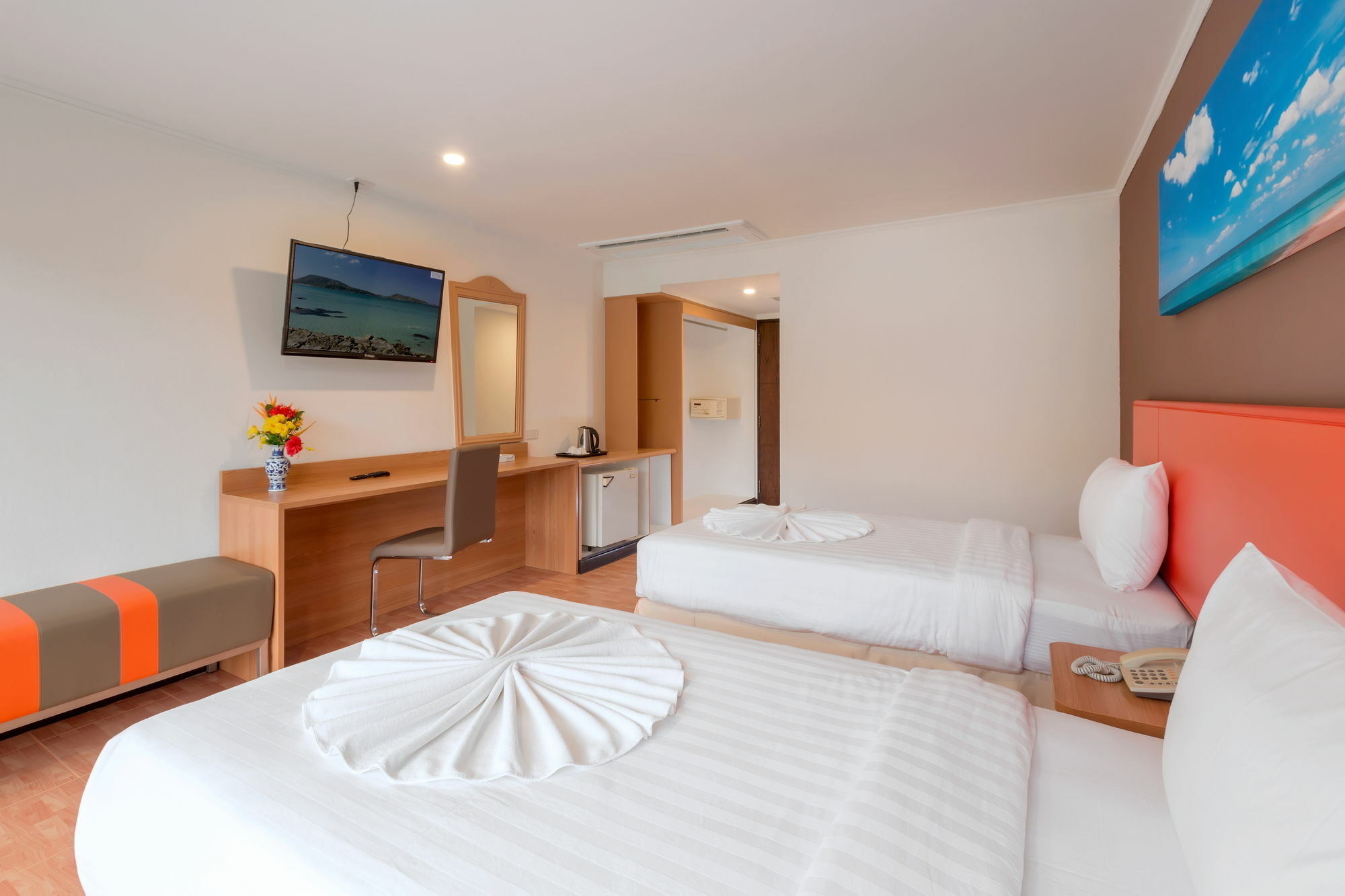 Patong 7Days Premium Hotel Phuket Extérieur photo
